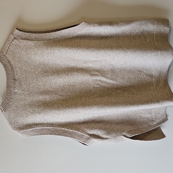 H&M Medium Beige Sleevless Sweater Vest - Picture 4 of 6